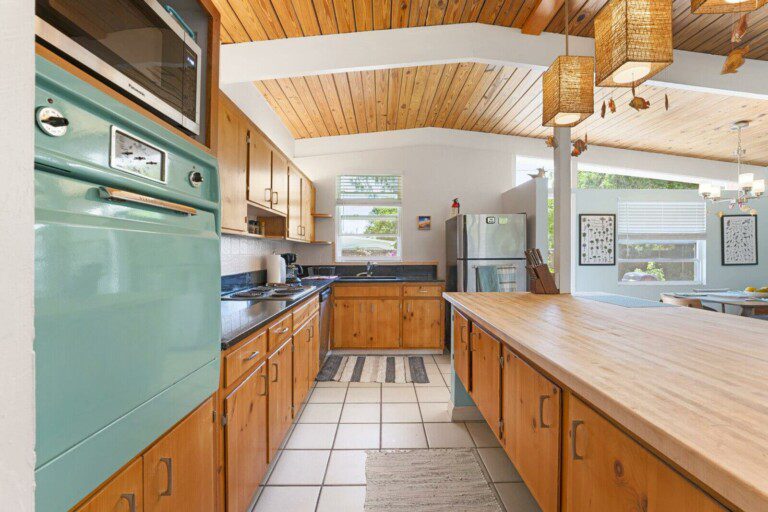 Hommati.com 5144 12th Ave S FL 04 22 2022 17 scaled